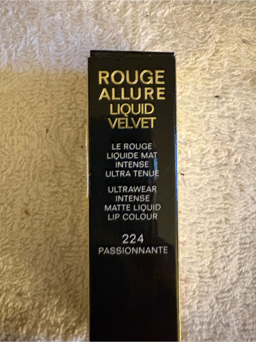 CHANEL Rouge Allure Liquid Velvet 224 Passionnante - Red